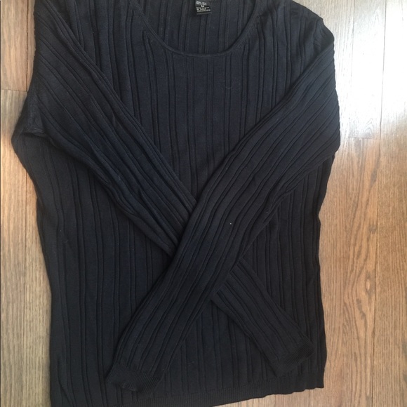 Cable & Gauge 100% silk fine knit top MEDIUM - Picture 4 of 5